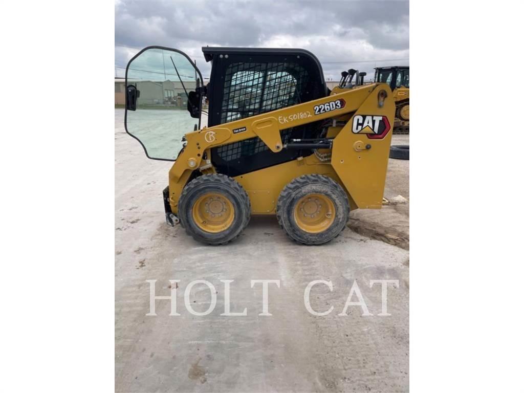 CAT 226D CAB Šmykom riadené nakladače
