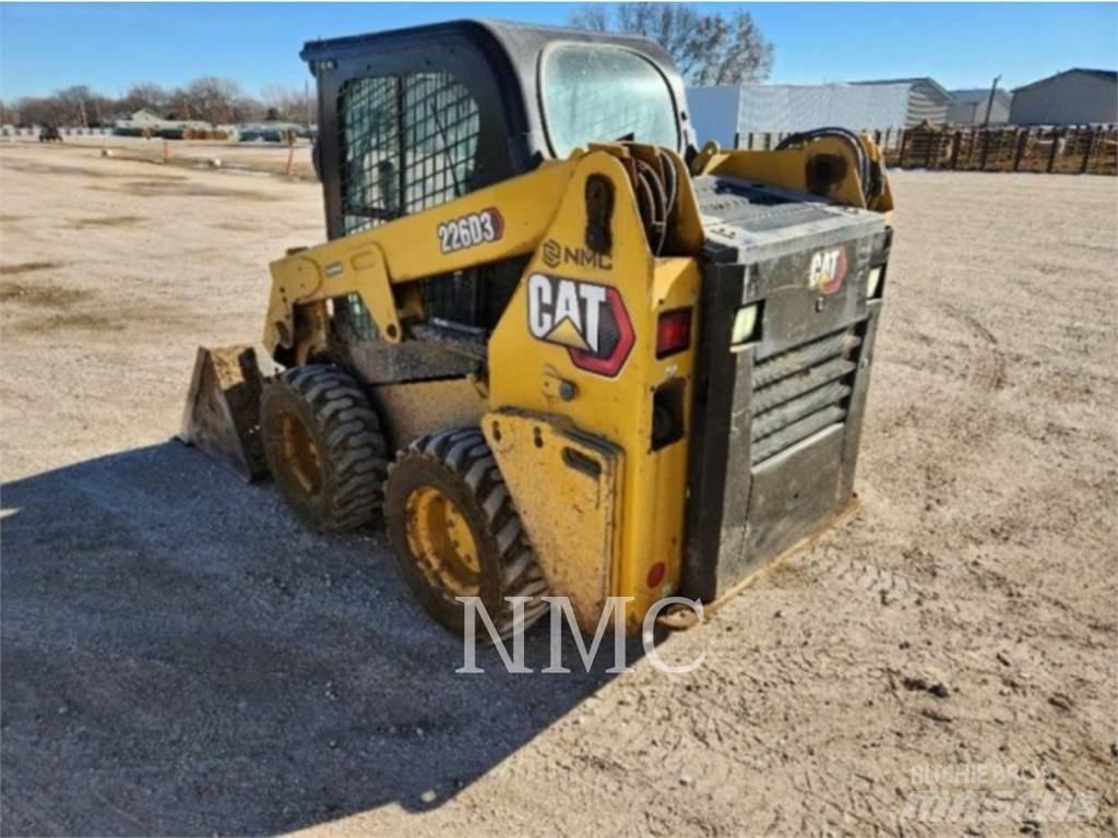 CAT 226D3 Šmykom riadené nakladače