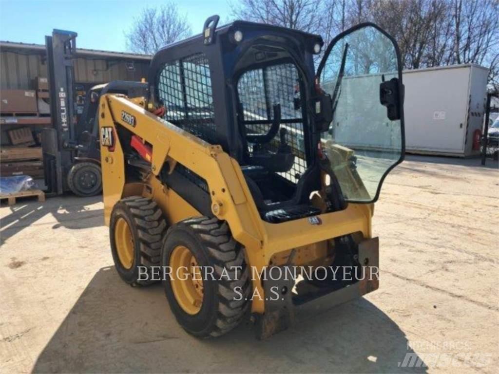 CAT 226D3 Šmykom riadené nakladače