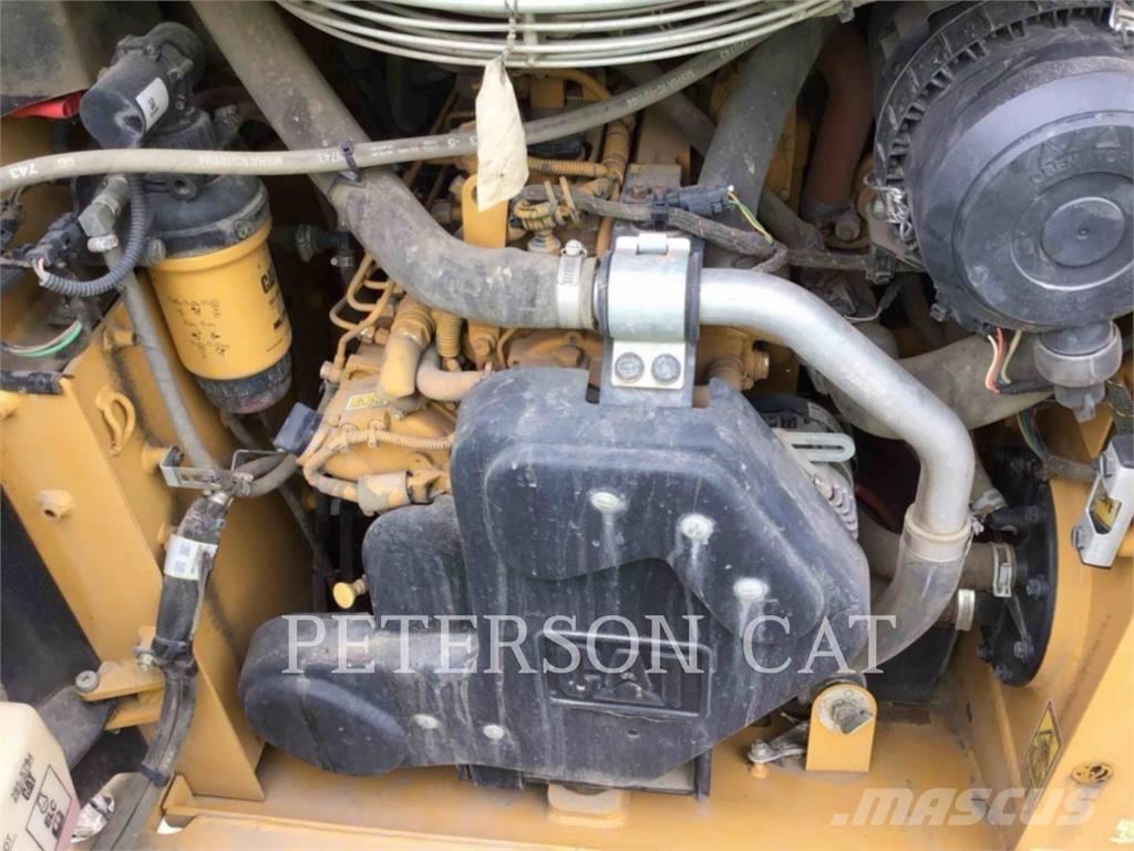 CAT 226D3 Šmykom riadené nakladače