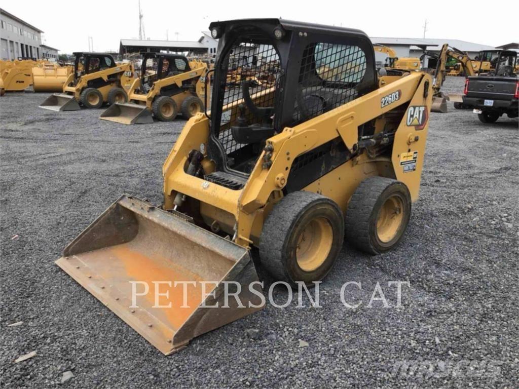 CAT 226D3 Šmykom riadené nakladače