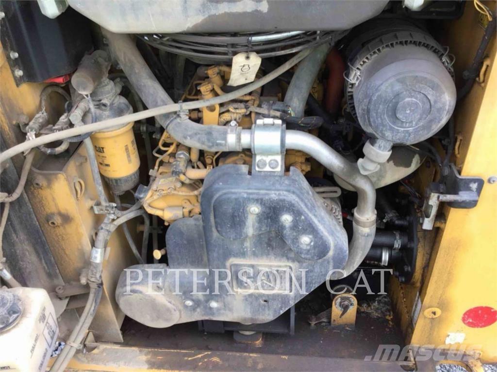 CAT 226D3 Šmykom riadené nakladače