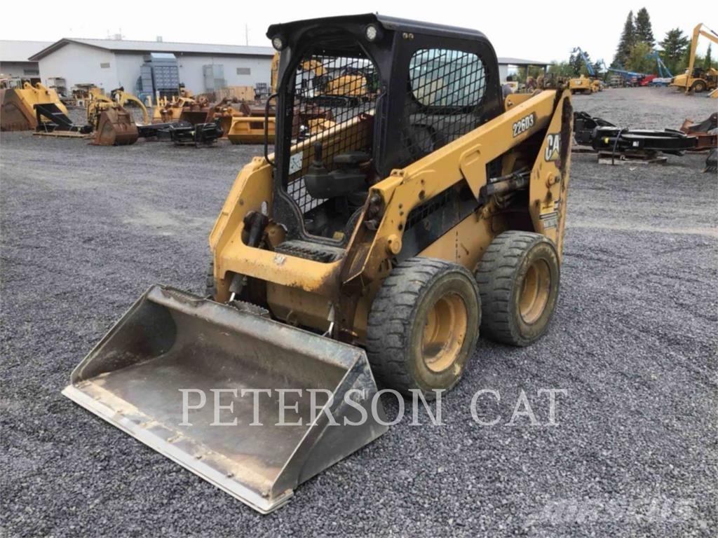CAT 226D3 Šmykom riadené nakladače