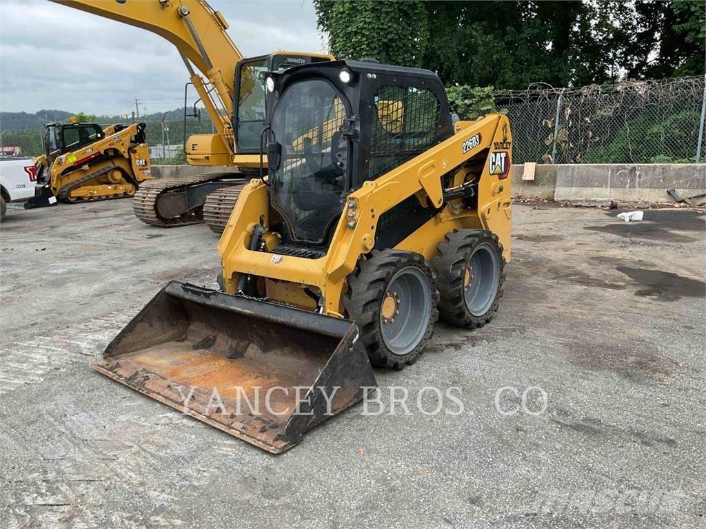 CAT 226D3 Šmykom riadené nakladače