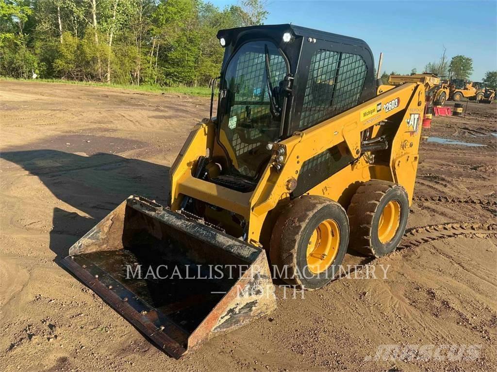 CAT 226D3 AQ Šmykom riadené nakladače