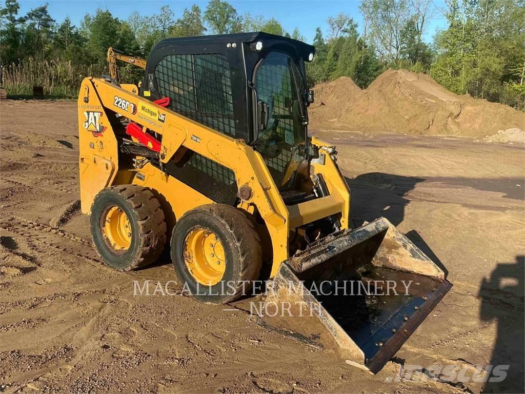 CAT 226D3 AQ Šmykom riadené nakladače