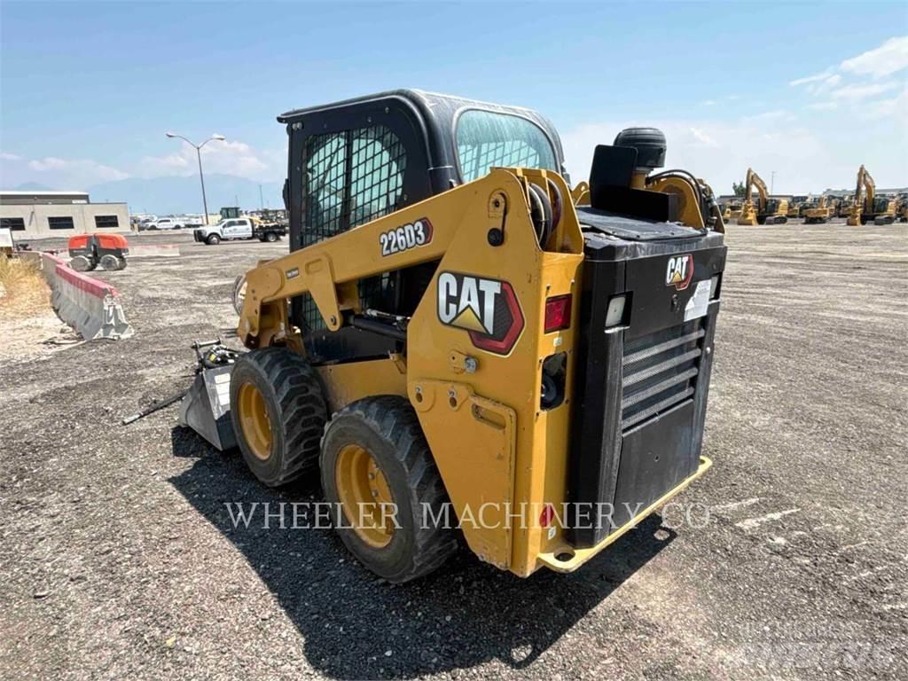 CAT 226D3 C3H2 Šmykom riadené nakladače