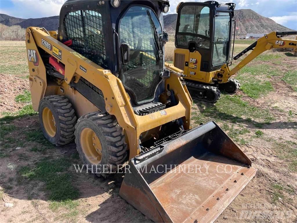 CAT 226D3 C3H2 Šmykom riadené nakladače