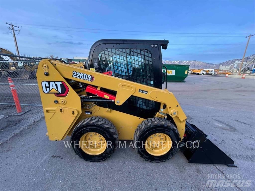 CAT 226D3 C3H2 Šmykom riadené nakladače