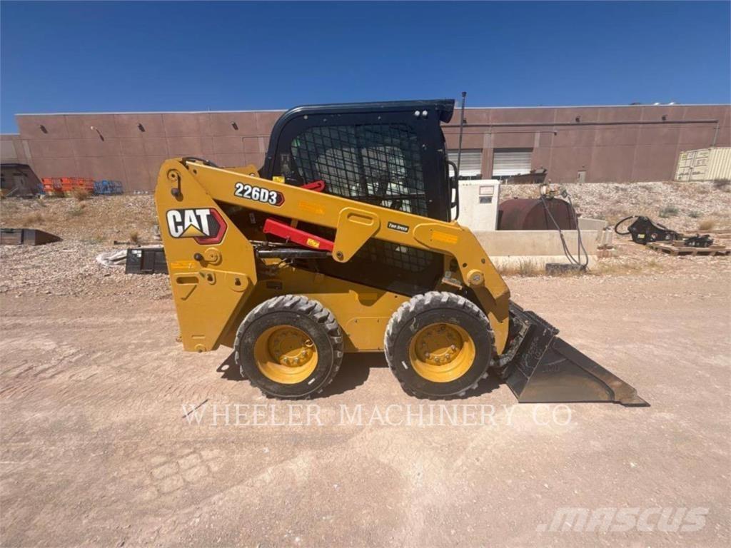 CAT 226D3 C3H2 Šmykom riadené nakladače