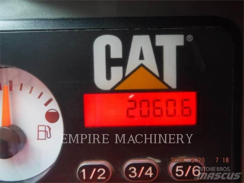 CAT 226D3 CA Šmykom riadené nakladače