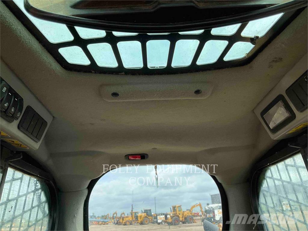 CAT 226D3STD1C Šmykom riadené nakladače