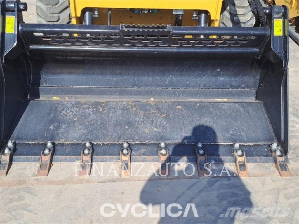 CAT 232D3 Šmykom riadené nakladače
