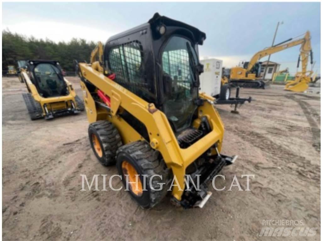 CAT 232D3 A2Q Šmykom riadené nakladače