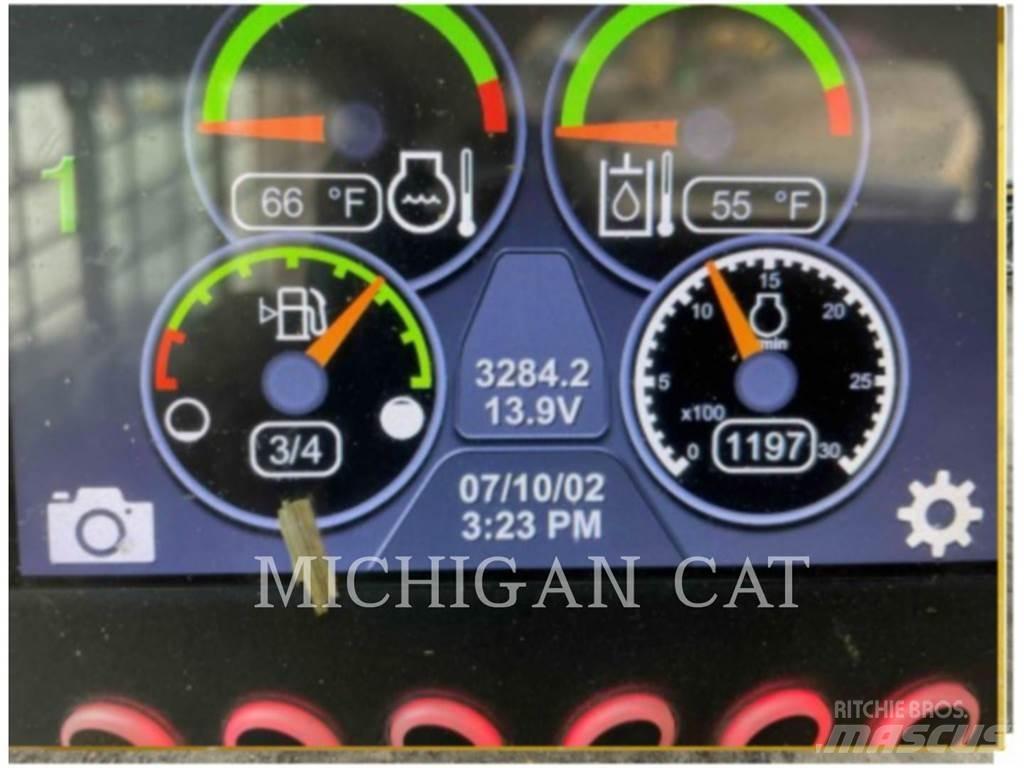 CAT 232D3 A2Q Šmykom riadené nakladače