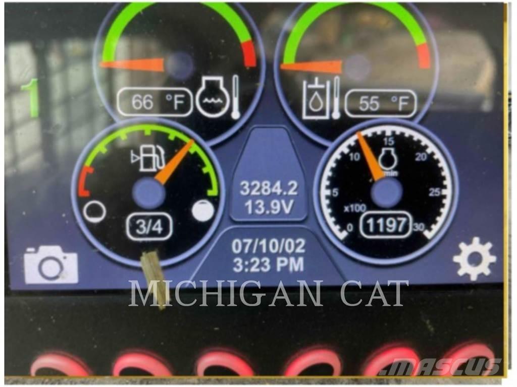 CAT 232D3 AQ Šmykom riadené nakladače