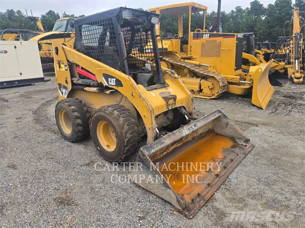CAT 236 B SERIES 3 Šmykom riadené nakladače