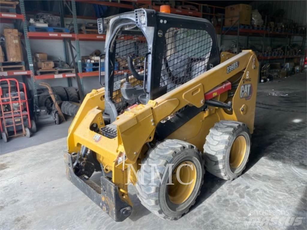 CAT 236D Šmykom riadené nakladače