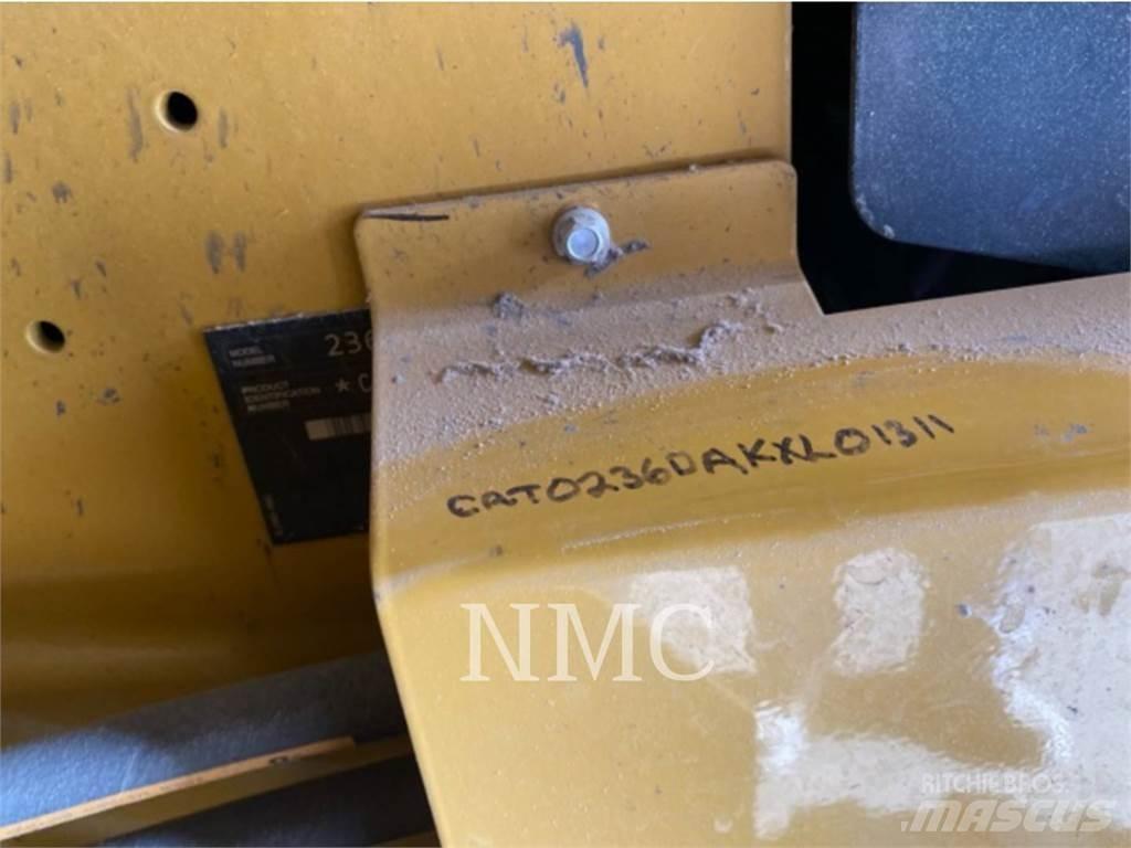 CAT 236D Šmykom riadené nakladače