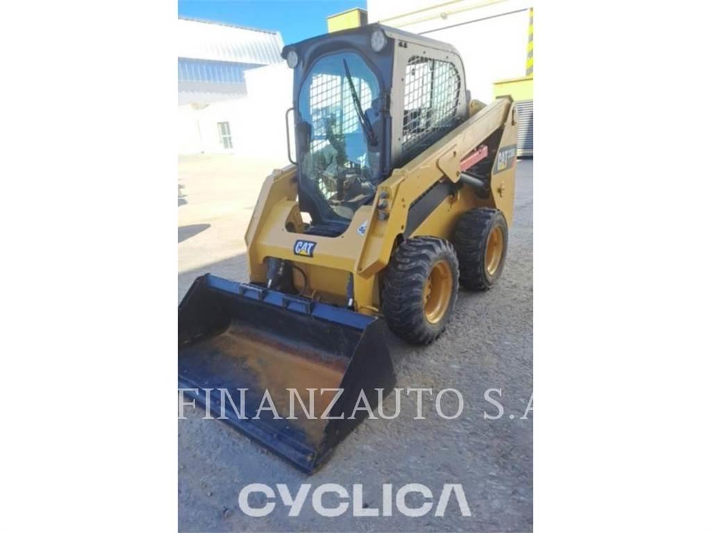 CAT 236D Šmykom riadené nakladače