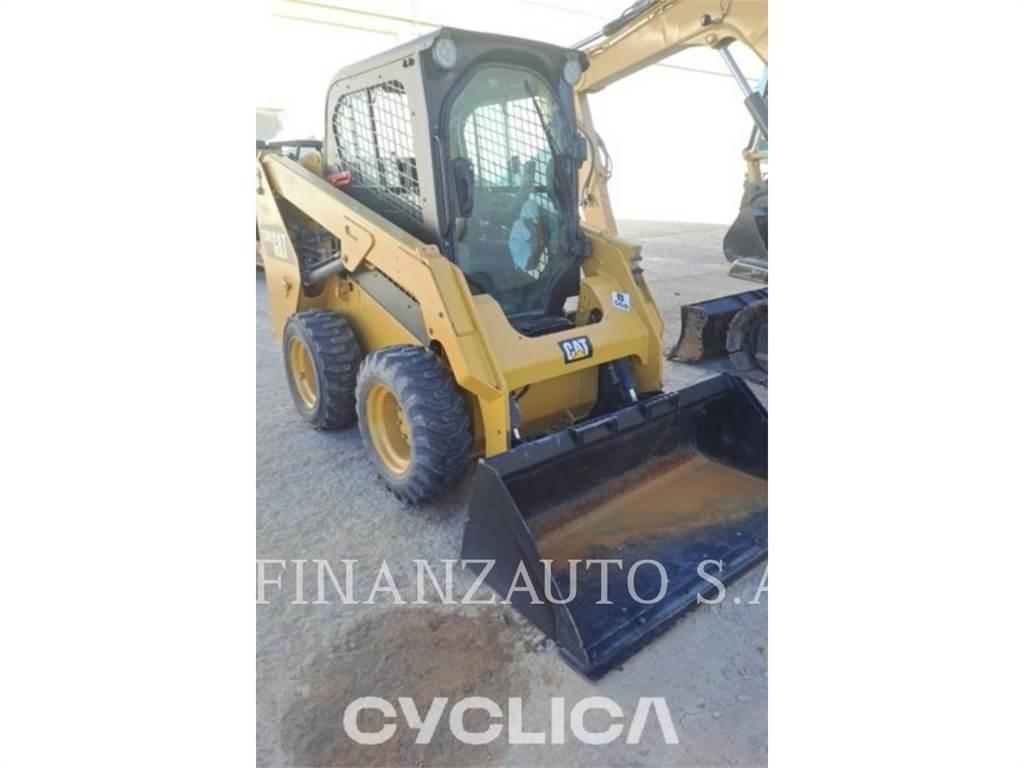 CAT 236D Šmykom riadené nakladače