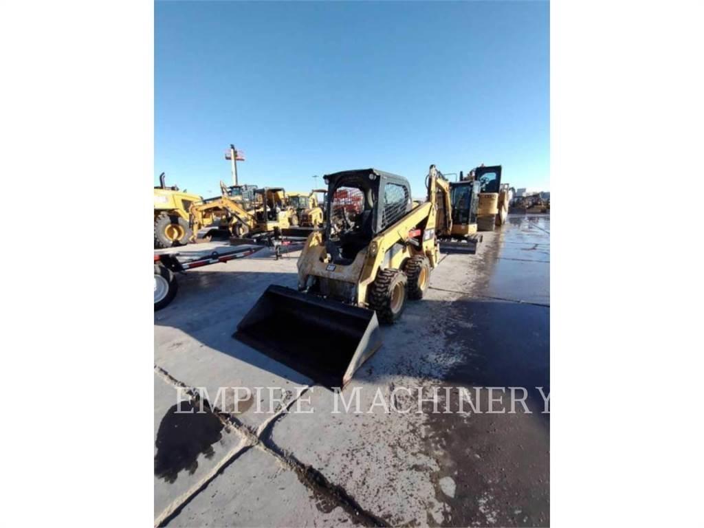 CAT 236D Šmykom riadené nakladače