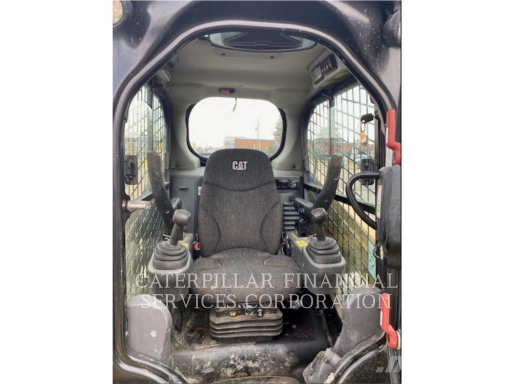 CAT 236D Šmykom riadené nakladače