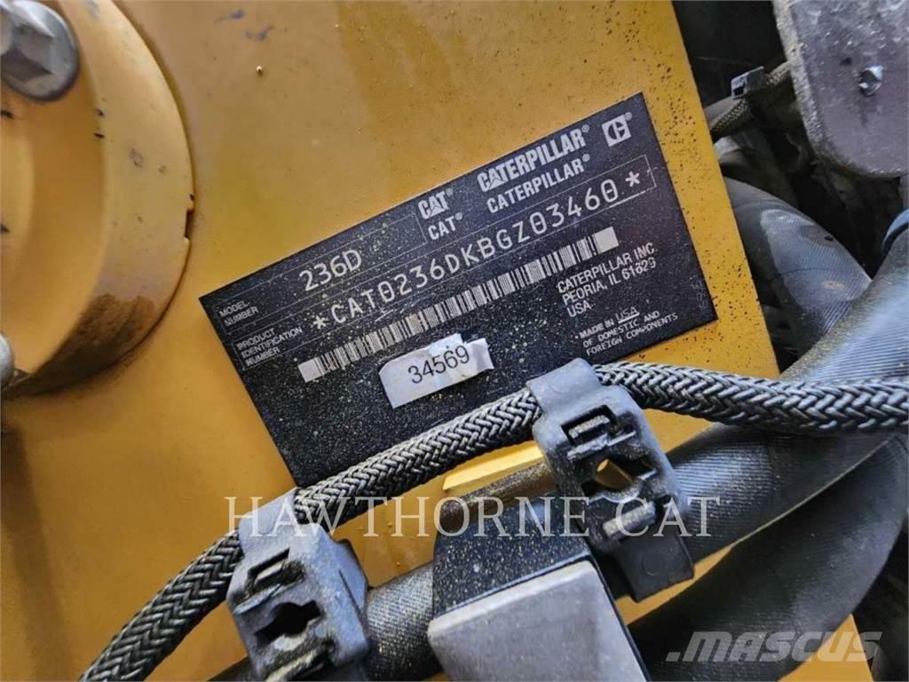 CAT 236D Šmykom riadené nakladače