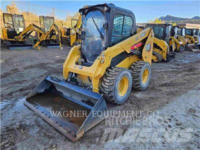 CAT 236D3 Šmykom riadené nakladače