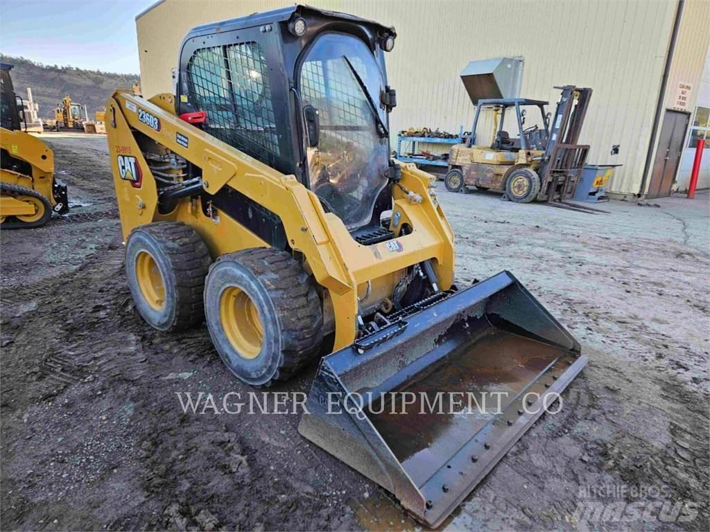 CAT 236D3 Šmykom riadené nakladače