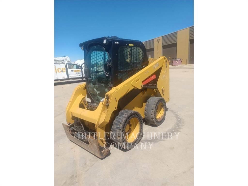 CAT 236D3 Šmykom riadené nakladače