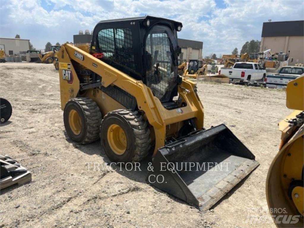 CAT 236D3 H2CB Šmykom riadené nakladače