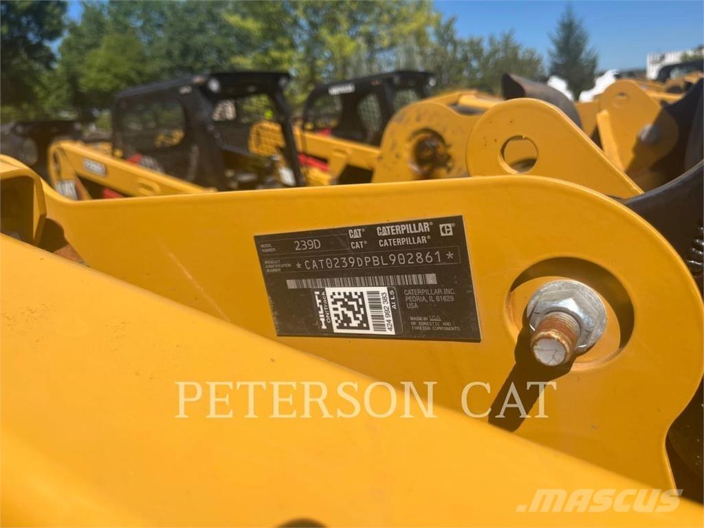 CAT 239D Pásové nakladače