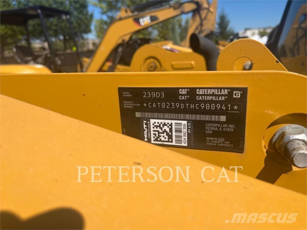 CAT 239D3 Šmykom riadené nakladače