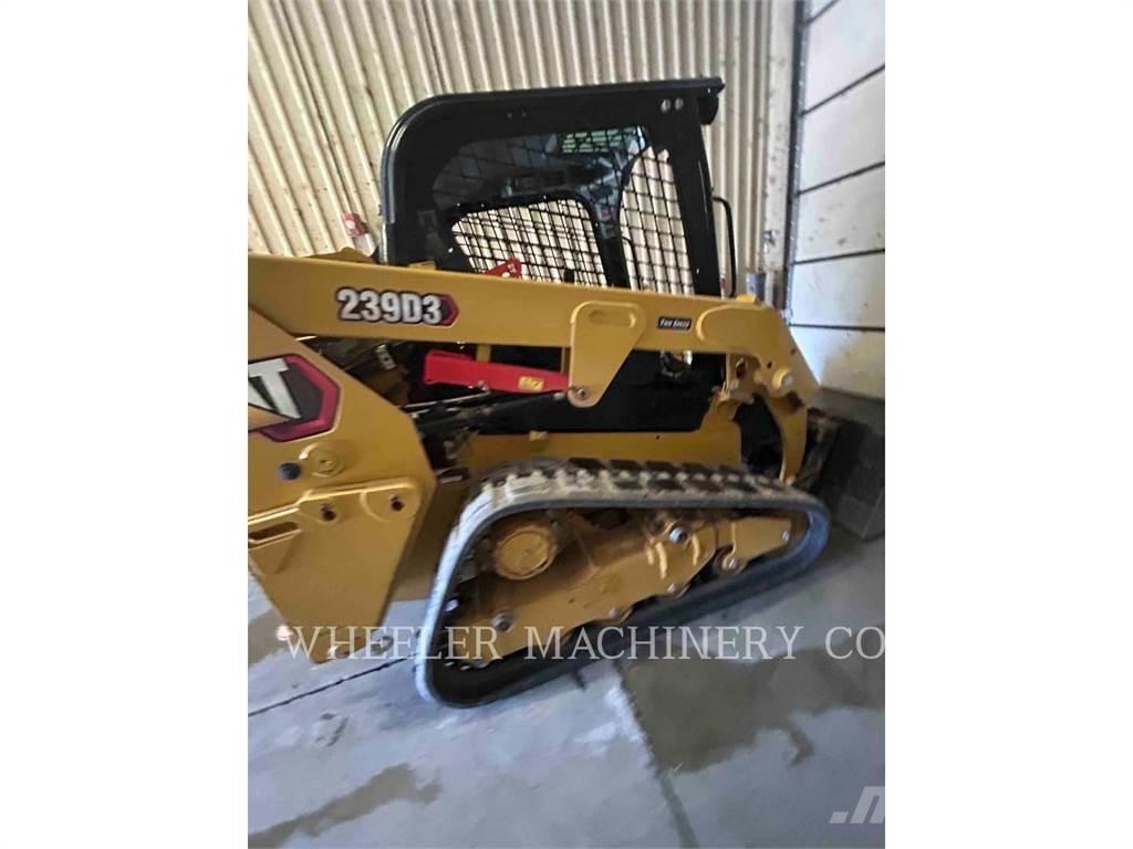 CAT 239D3 C1H2 Pásové nakladače
