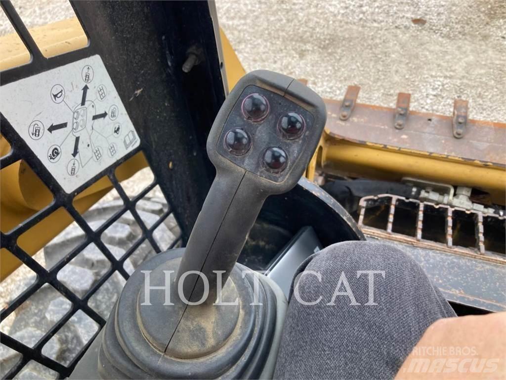 CAT 242D Šmykom riadené nakladače