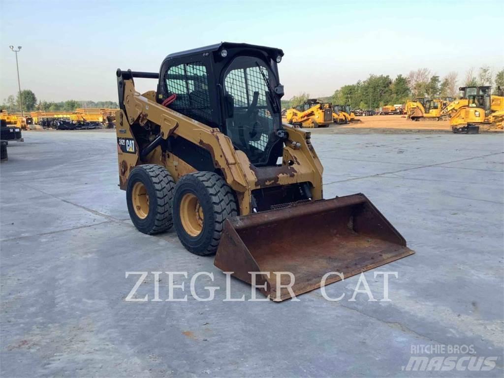 CAT 242D Šmykom riadené nakladače