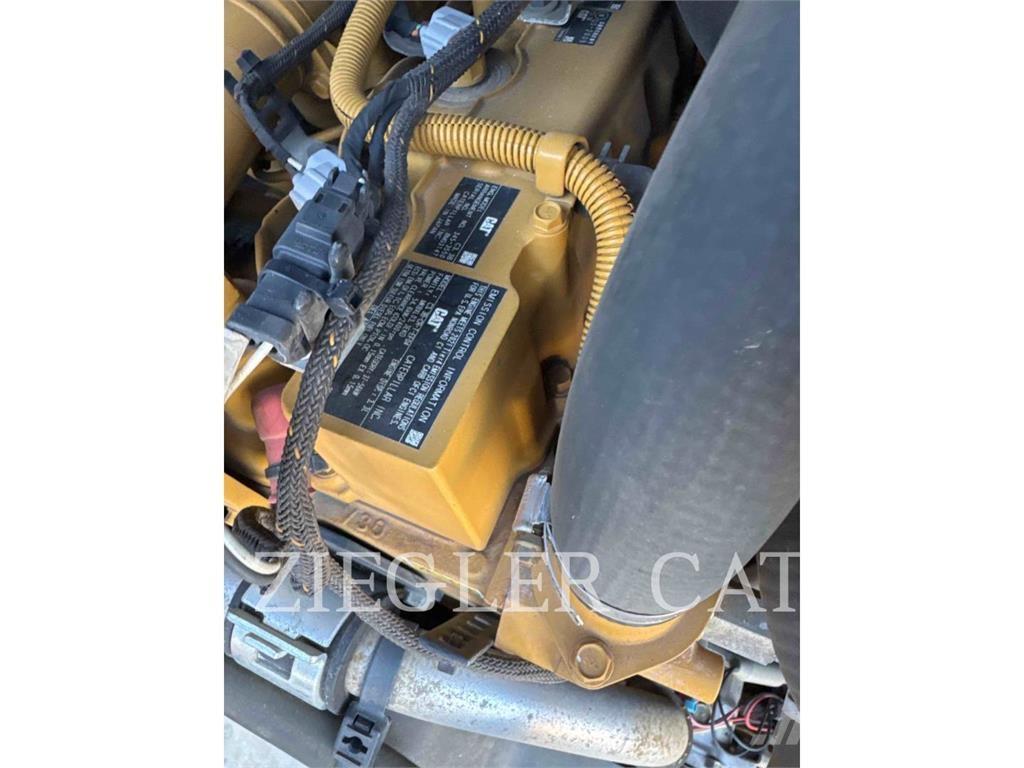 CAT 242D3 Šmykom riadené nakladače