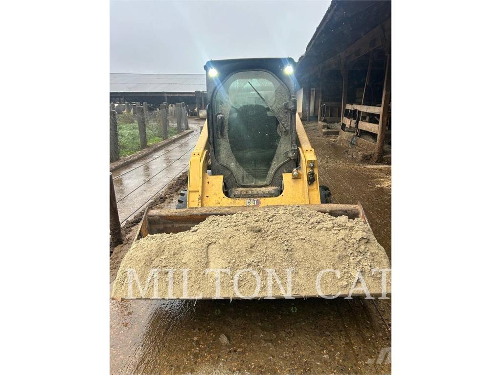 CAT 242D3 Šmykom riadené nakladače