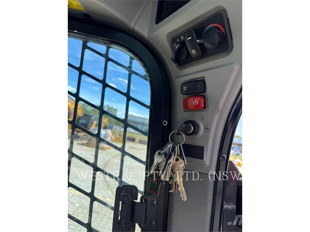 CAT 242D3LRC Šmykom riadené nakladače