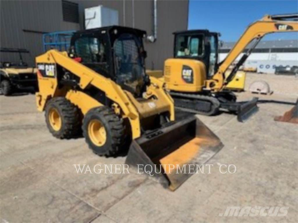 CAT 246D Šmykom riadené nakladače