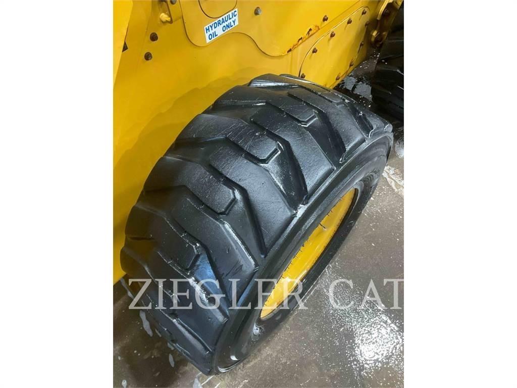 CAT 246D3 Šmykom riadené nakladače
