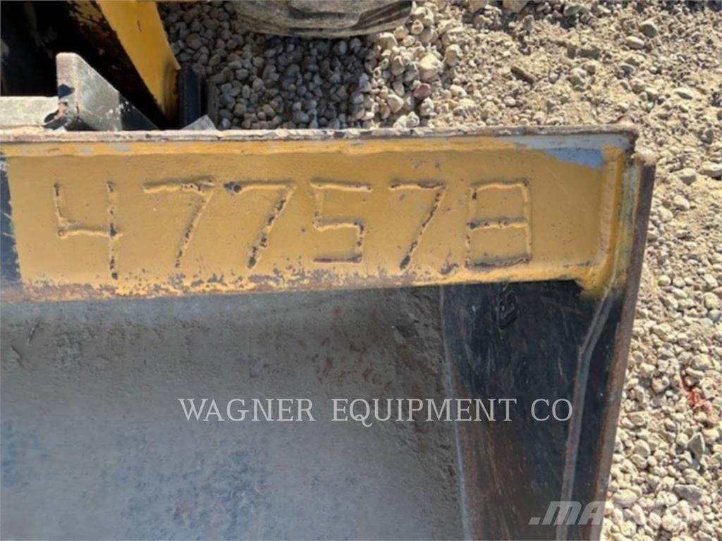 CAT 246D3 Šmykom riadené nakladače