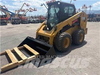 CAT 246D3 C3H2 Šmykom riadené nakladače