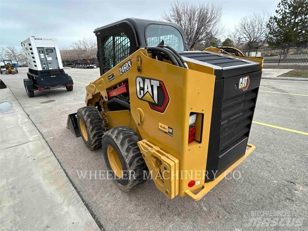 CAT 246D3 C3HF Šmykom riadené nakladače