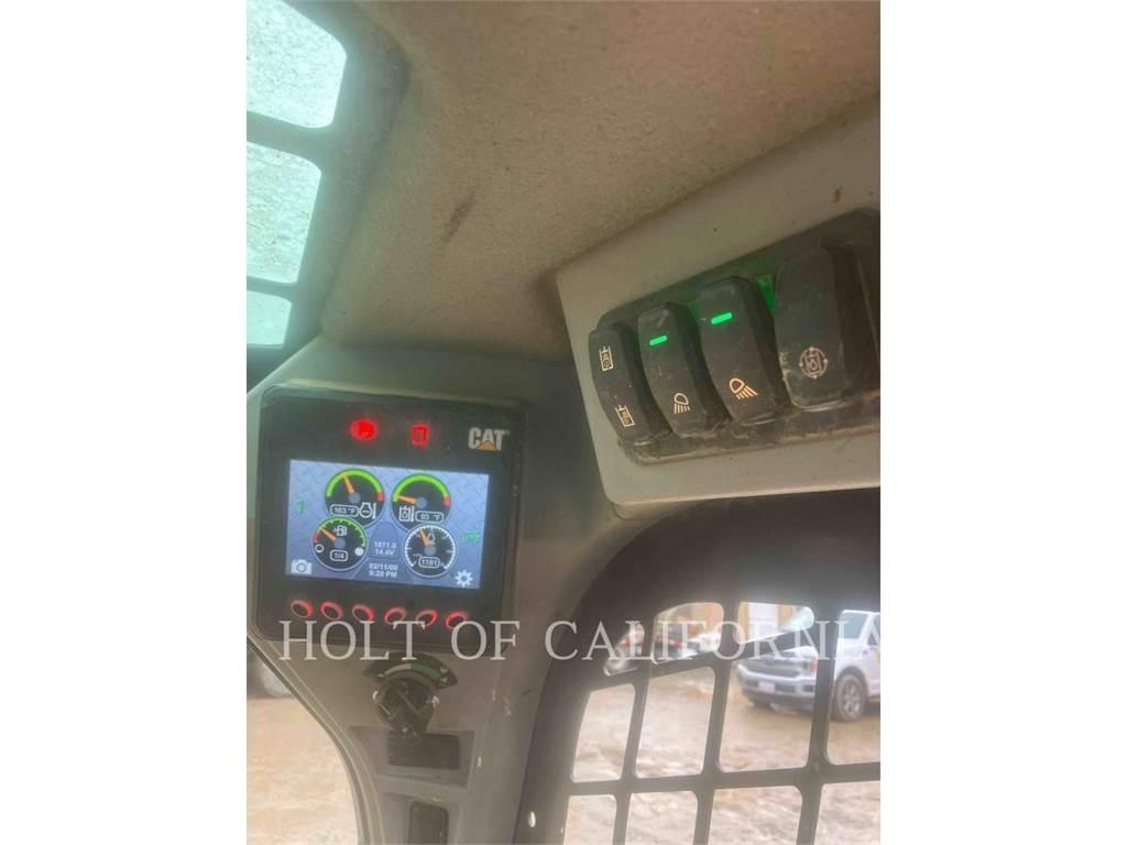 CAT 246D3 HF Šmykom riadené nakladače