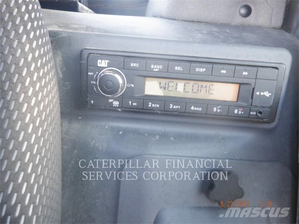 CAT 249D3 Pásové nakladače