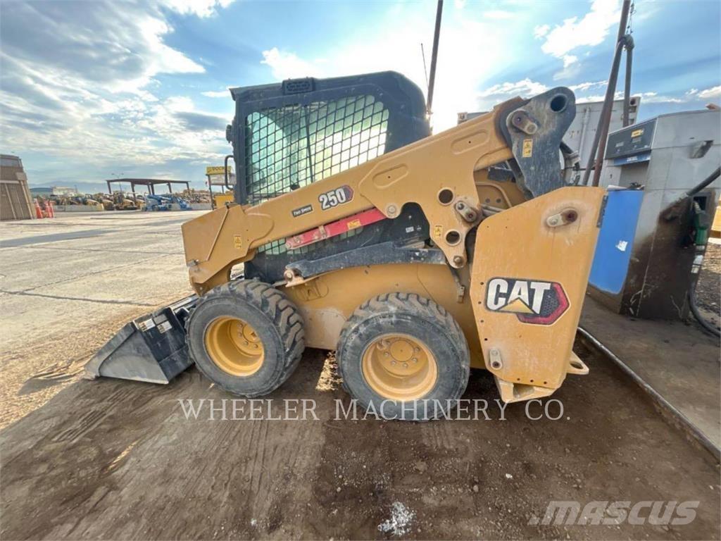 CAT 250 C3H2 Šmykom riadené nakladače