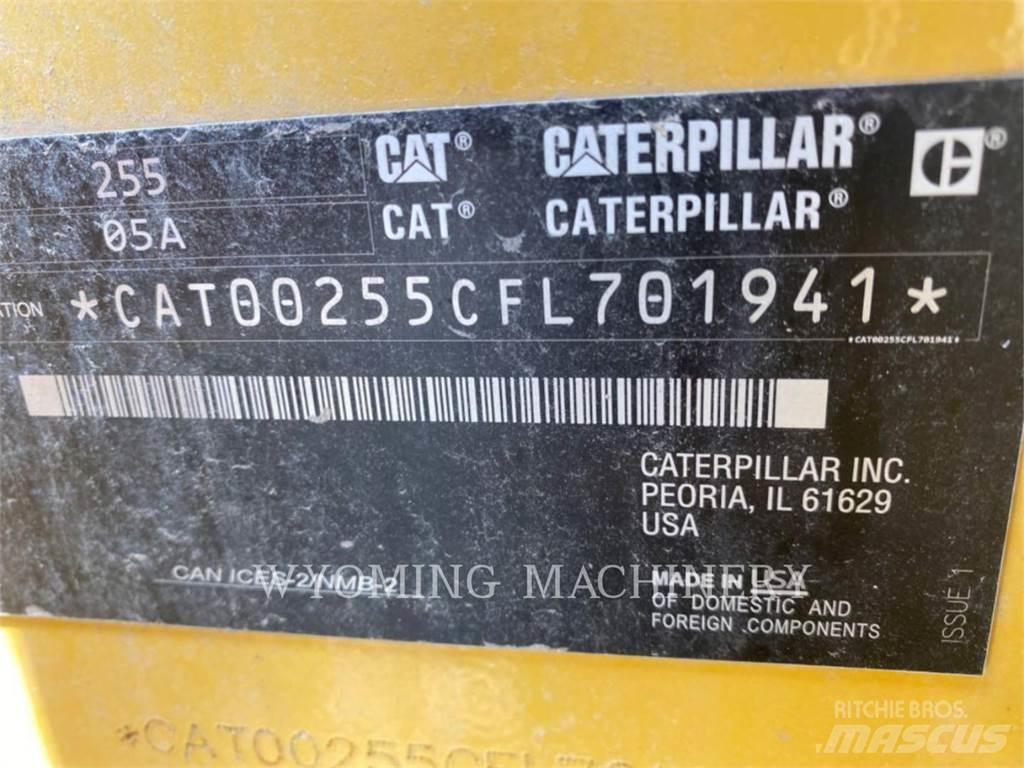 CAT 255 Šmykom riadené nakladače