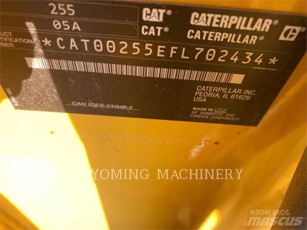 CAT 255 Šmykom riadené nakladače